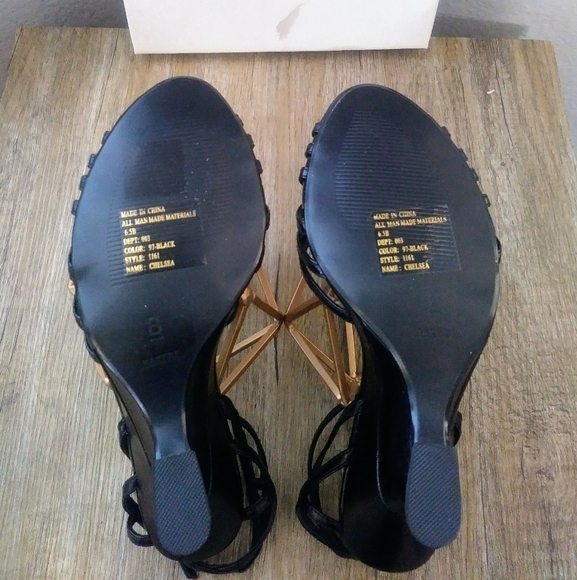 Black strappy open toe heel - Picture 6 of 6